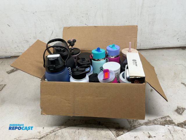 Lot 2-96712 - (15) metal and plastic various sized and brand water bottles, brands include hydroflask, SM, Stanley...