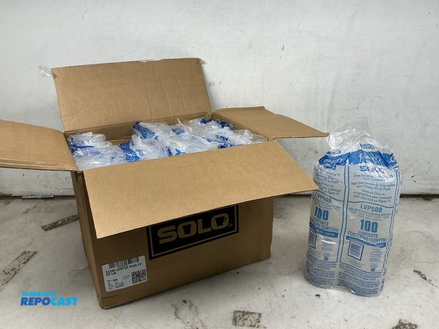 Lot 2-99169 - Box of Solo cup company Clear vented plug fit PP lids