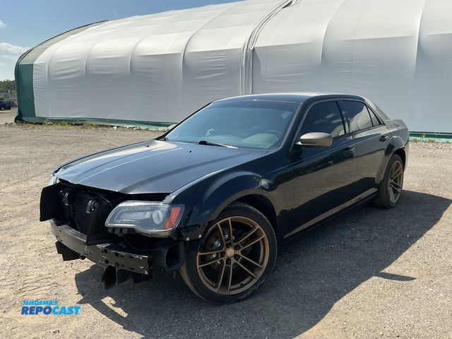 Lot 2-90459 - 2014 Chrysler 300 C John Varvatos Luxury RWD Sedan RWD