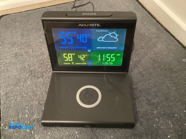 Lot 2-94622 - New New AcuRite Home Weather Station with Qi-Certified Wireless Charging Pad &amp; Alarm Clock (0119...