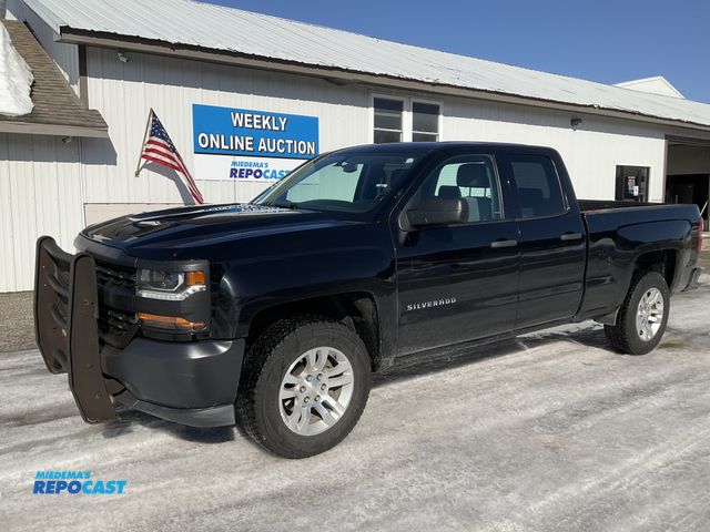 Lot 2-60971 - 2018 Chevrolet Silverado 1500 Work Truck Double Cab Standard Box Pickup Truck 4x4