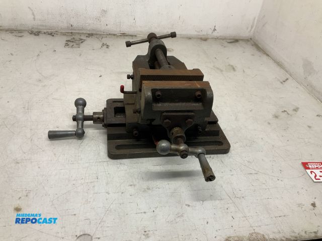 Lot 2-74671 - 6” Cross-Slide Bench Vise