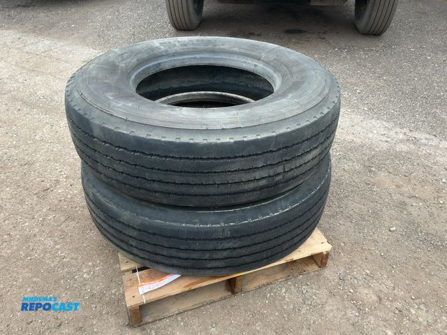 Lot 2-42951 - (2) Used Michelin Pilote XZA Size 315/80R22.5 Semi Tires