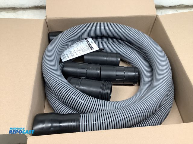 Lot 2-91024 - Wet dry vacuum accessories WSU17823A
