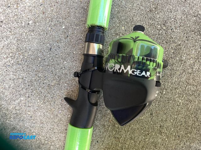 Lot 2-76576 - New Wormgear fishing combo by South Bend. Includes graphite reel with line, fiberglass rod, ceramic ...
