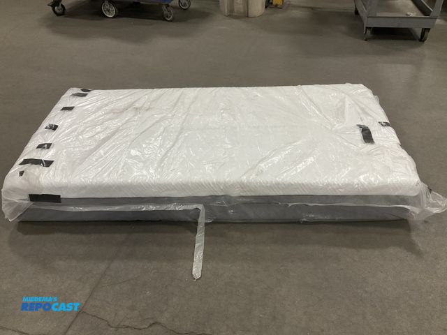 Lot 2-33612 - NOVILLA Bliss Memory Foam Mattress twin XL 10" gel memory foam Mattress