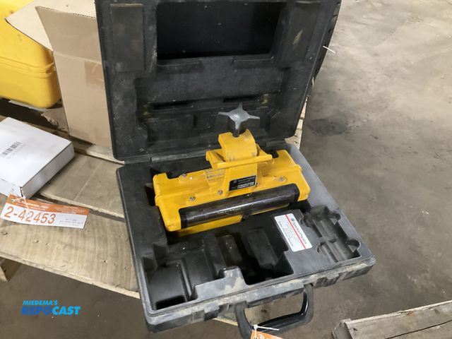 Lot 2-42470 - Spectra-Physics Grade-Eye Laser Sensor Model RD2S-L