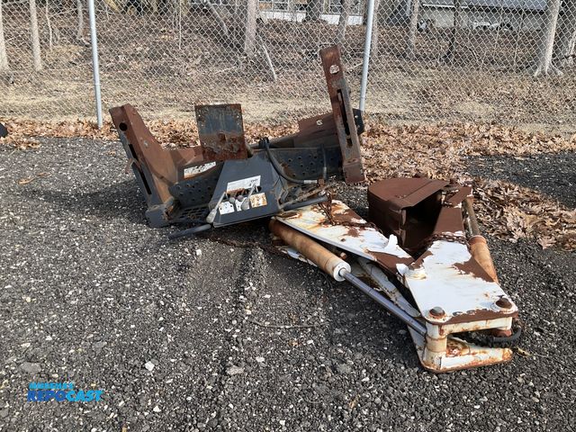 Lot 2-91564 - Bobcat  709 16” Backhoe Quick Attach Hydraulic Powered