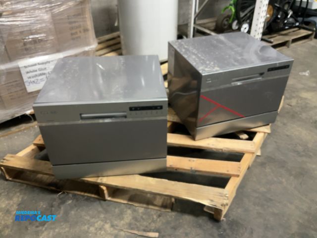 Lot 2-74073 - Lot of (2) Scratch aNd Dent Edgestar mini dishwashers, model#DWP63SV, 120 V, 22” x 20” x 17” T