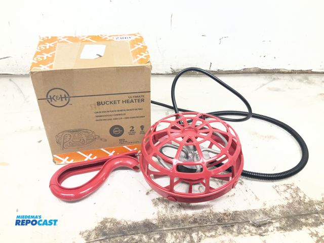 Lot 2-13531 - K and H ultimate bucket heater
