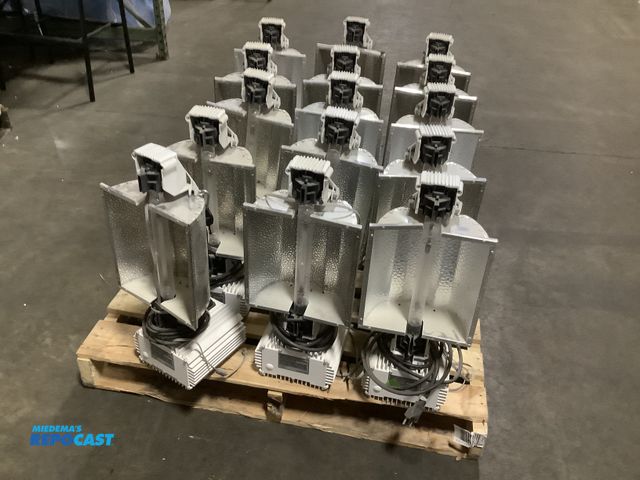 Lot 2-99955 - Skid lot of (15) Gavita horticulture 530-1200 watts 208-240VAC heavy duty industrial grow lights