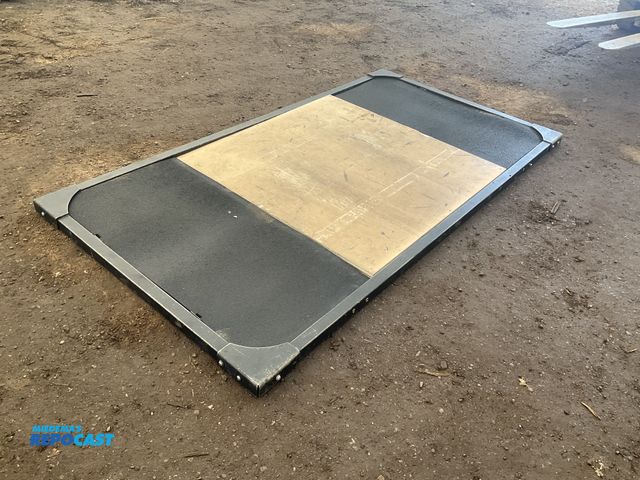 Lot 2-70326 - Work Out Platform