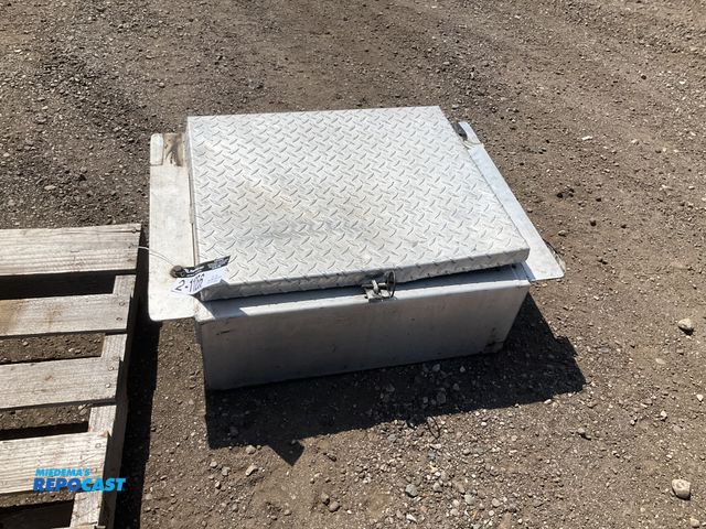 Lot 2-11256 - Aluminum catwalk storage box 24”W x 22” x 8-1/2”D, used, lid is slightly bent