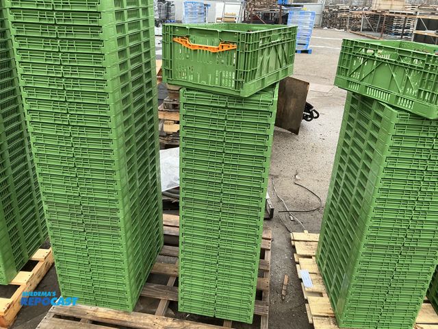 Lot 2-92032 - 25 Clever Box Stackable Plastic creates. Plastic Collapsible green storage crates