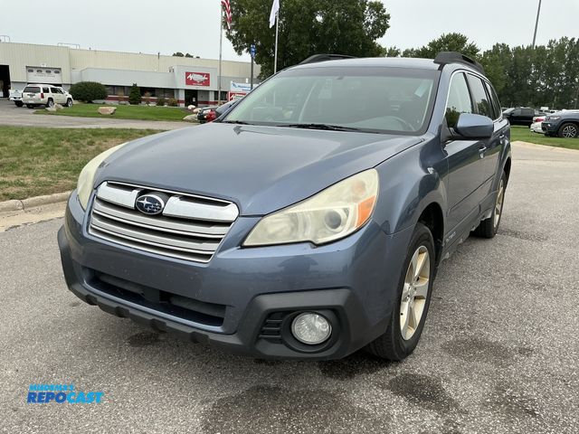Lot 2-99601 - 2013 Subaru Outback Premium Other AWD