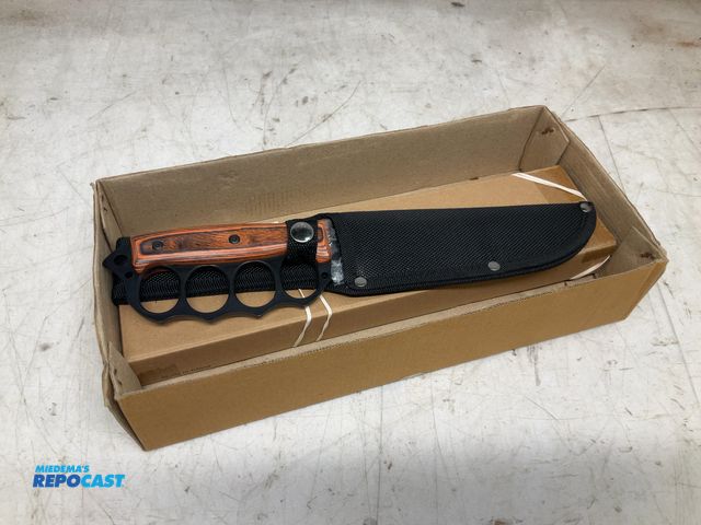 Lot 2-33886 - Woodland creek wood handle knuckle-grip knife #IMRI