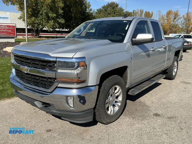 Lot 2-41652 - 2016 Chevrolet Silverado 1500 LT Double Cab Pickup Truck 4x4