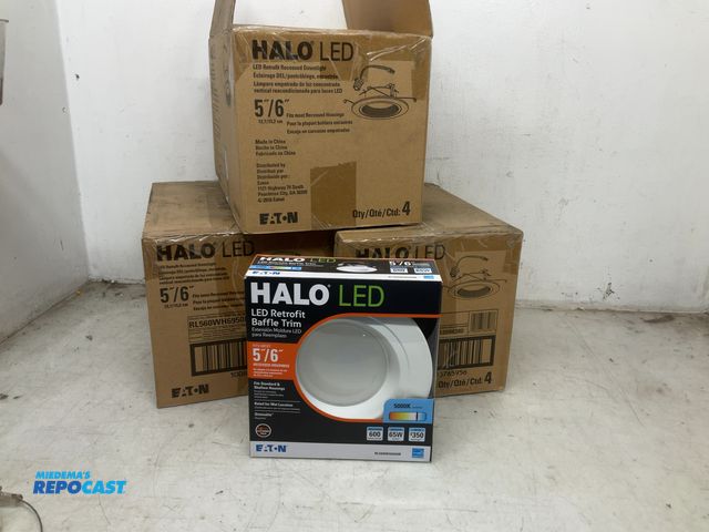 Lot 2-35853 - Lot of HALO LED retrofit baffle trim fits most 5”/6”