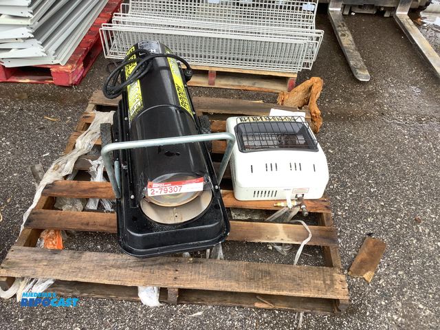 Lot 2-79307 - Lot of two heaters: Ready heater PRO115 15,000 btu model RM115 and unknown wall heater