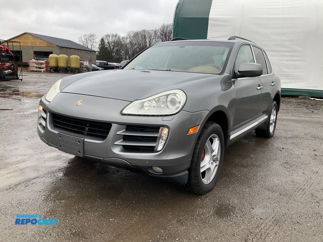Lot 2-32684 - 2010 Porsche Cayenne Base SUV AWD