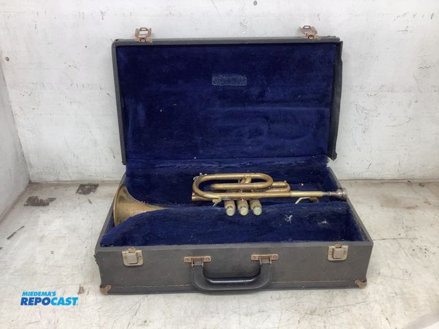 Lot 2-27077 - older trumpet with mouth piece