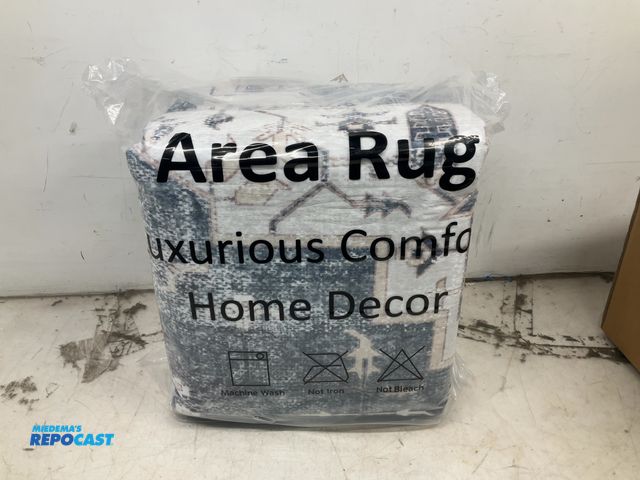 Lot 2-94481 - New area rug, unknown size