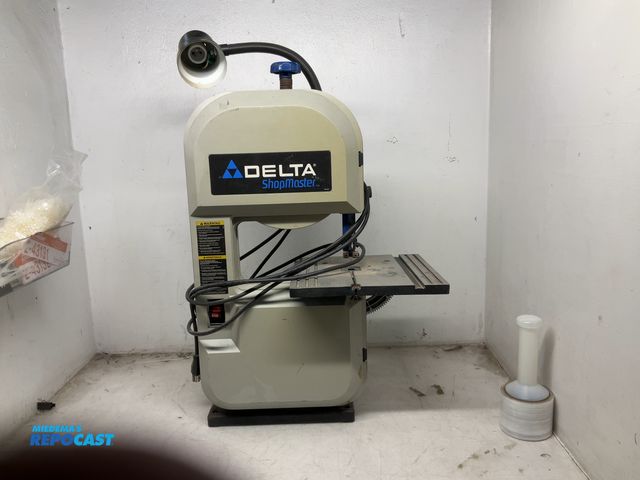 Lot 2-94705 - Electric Powered Delta Shopmaster BS100 Table Top Band Saw