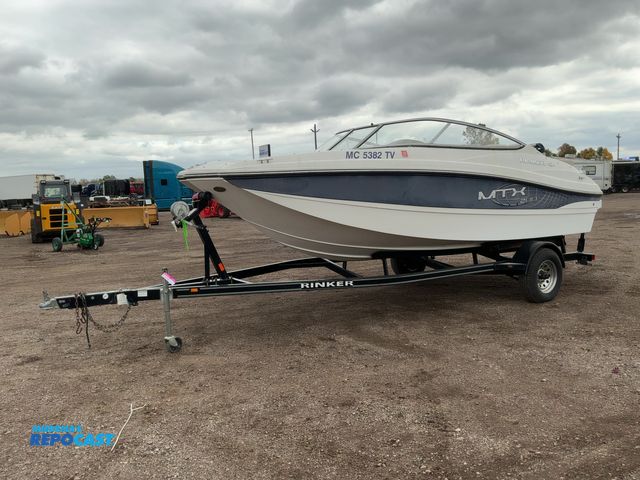 Lot 2-20118 - 2014 Rinker MTX 200 21ft 1in Open Bow Boat