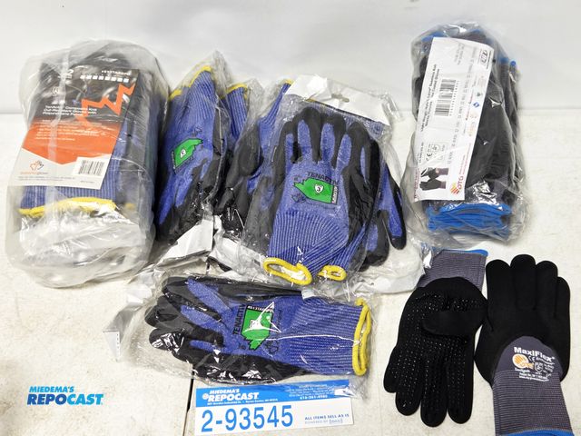 Lot 2-93545 - lot of new work gloves, assorted styles, including cut resistant / sheet metal safe.