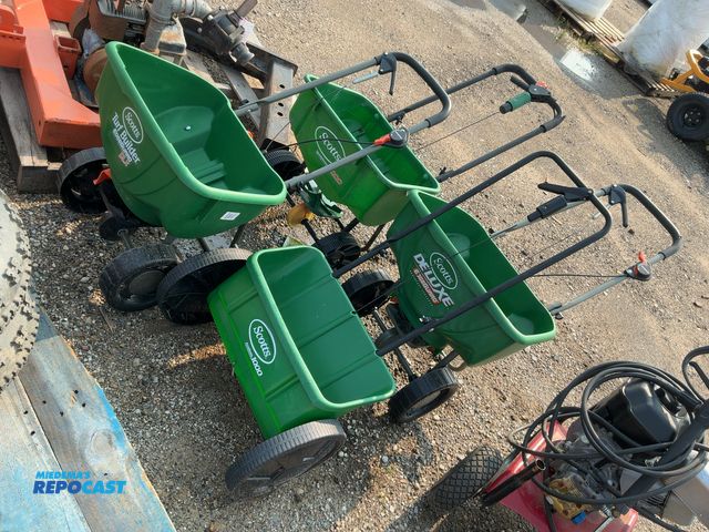 Lot 2-11157 - Lot of (4) Scott’s fertilizer spreaders of different models