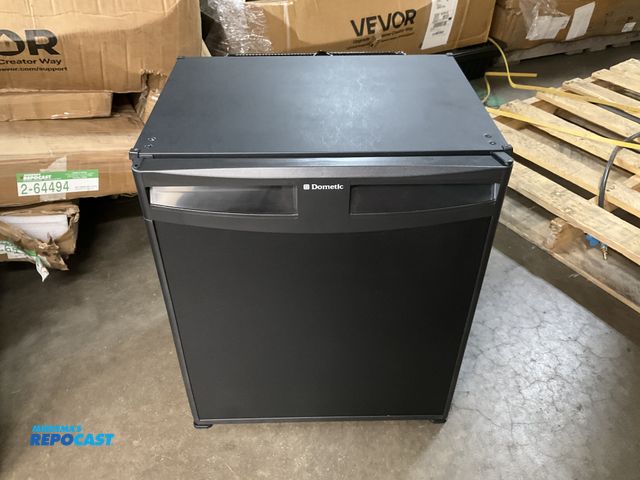 Lot 2-27755 - Dometic CL460 LDC Compressor Minibar