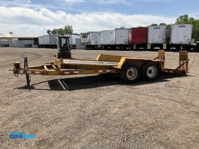 Lot 2-44648 - 2002 Towmaster 18’ Tandem Axle Tilt Trailer