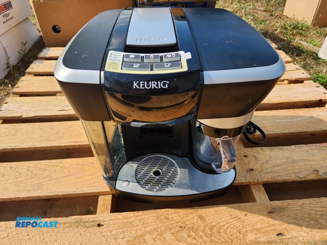 Lot 2-11111 - Keurig Lavazza R500 Coffee Maker Lot of (1) Keurig Lavazza Model R500 Rivo Coffee Cappuccino &amp; L...