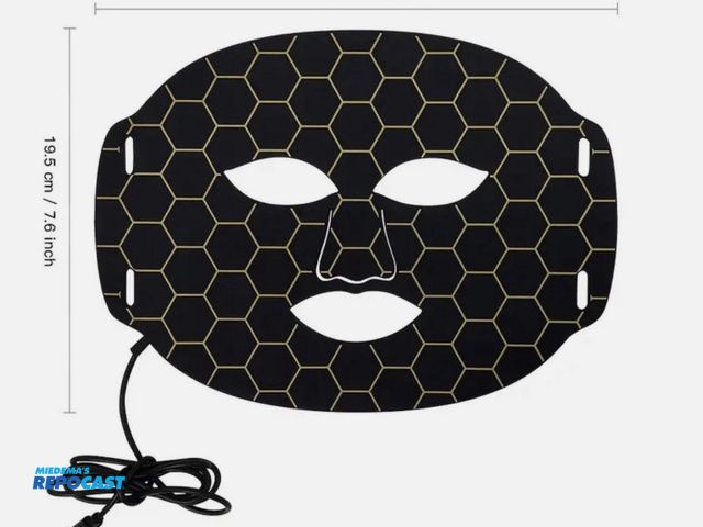 Lot 2-60387 - New Brand New red light therapy LED color light beauty mask