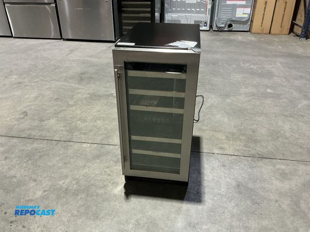 Lot 2-22644 - Scratch & Dent Vinotemp EL-WCU113-03 Connoisseur Series Compact 28-Bottle Dual-Zone Wine Cooler