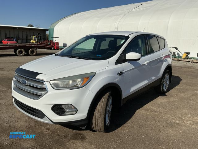 Lot 2-31282 - 2017 Ford Escape SE 4WD SUV 4x4