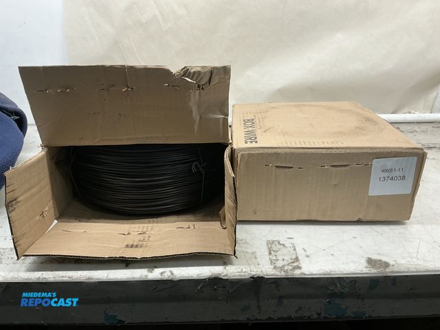 Lot 2-24828 - lot of 2 boxes of 10 gauge annealed automatic baling wire 100 pounds 1350" diameter, 2053 ft
