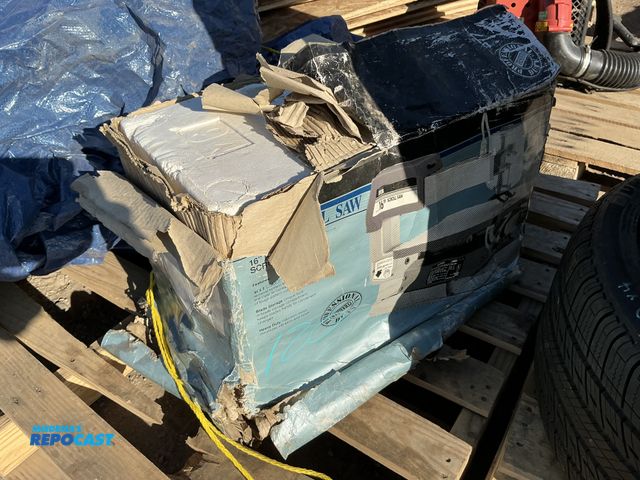 Lot 2-35721 - Ryobi 16" scroll saw, new in box, has rust