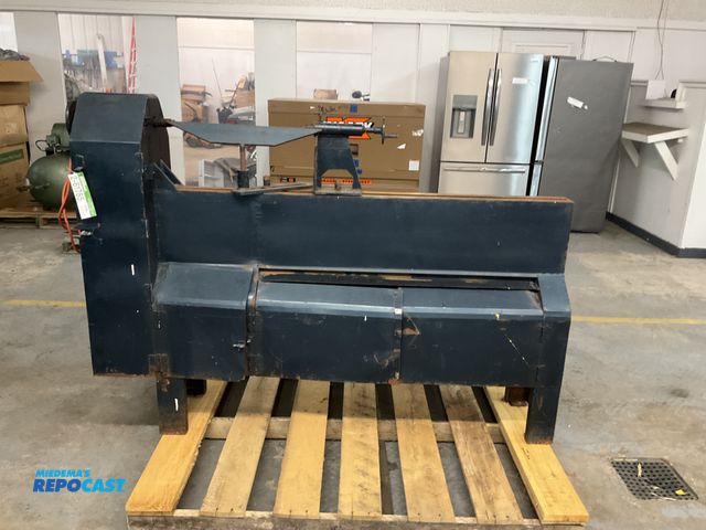 Lot 2-61785 - Lathe Machine