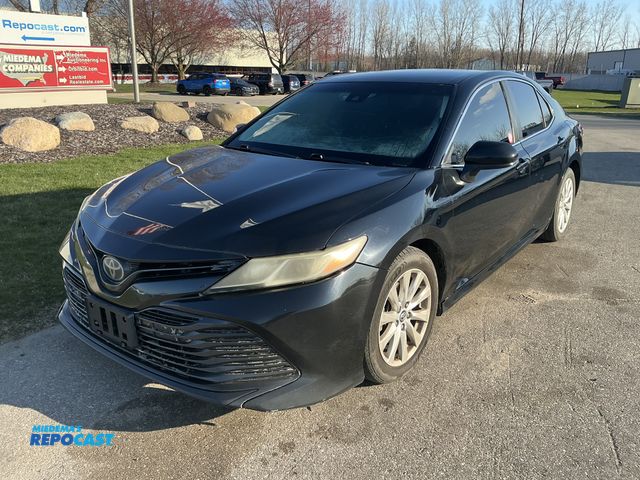 Lot 2-40578 - 2018 Toyota Camry LE Sedan FWD