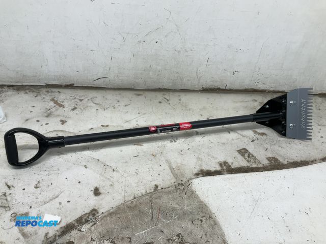 Lot 2-18567 - Razor-Back 2594100 Professional Roof Spade with Angled D-Grip