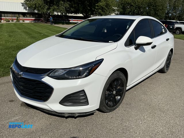 Lot 2-42148 - 2019 Chevrolet Cruze LT Auto Sedan FWD