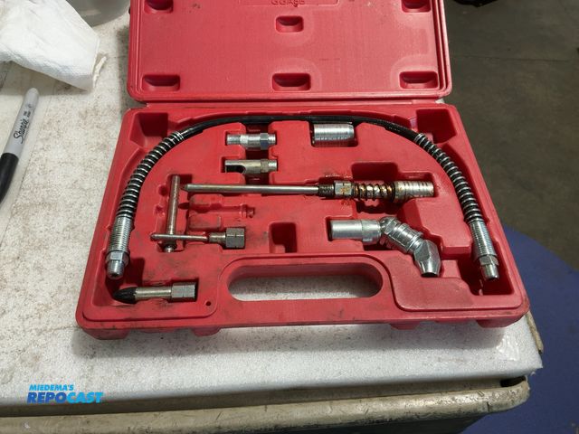 Lot 2-15300 - MAC Tools Grease Gun Extension Kit