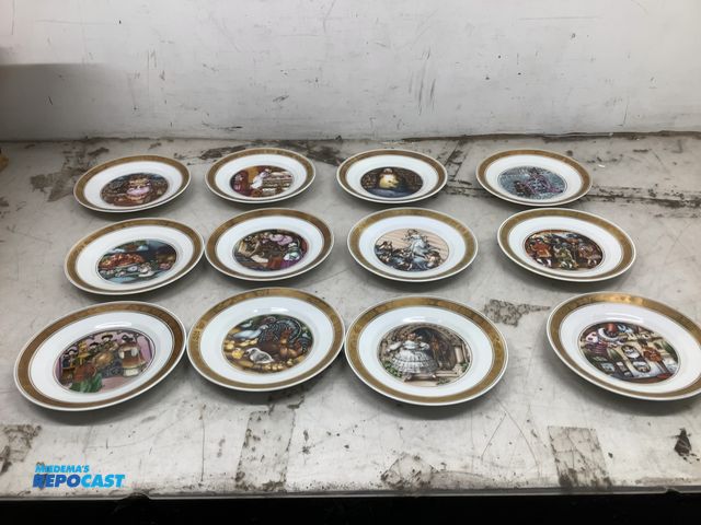 Lot 2-79971 - Full Set, Hans Christian Anderson, gold trimmed, Special Edition Plates, 9628 series