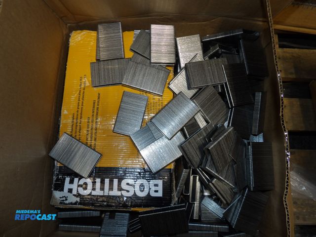 Lot 2-53083 - Lot of (3000) new Brass 4-40 machine screws