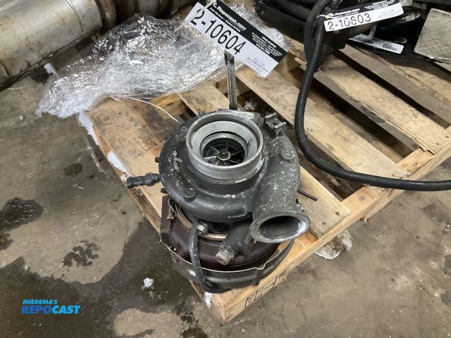 Lot 2-10604 - OEM Holset turbo model HE300VG