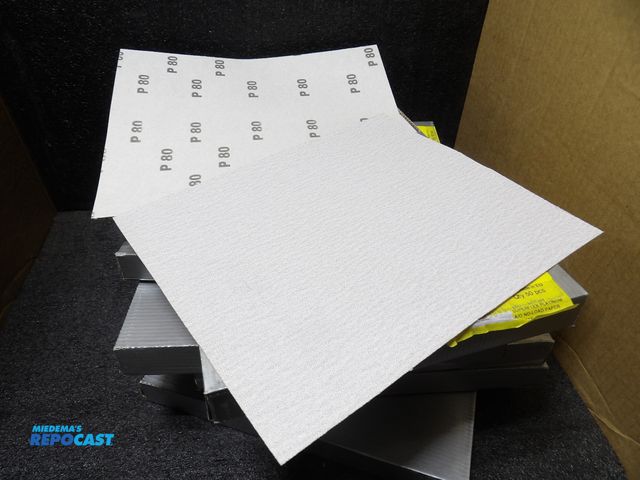 Lot 2-53989 - lot of 300 superflex platinum aluminum oxide sanding paper, 9"x11", 80 grit, 6 packages with 50 each