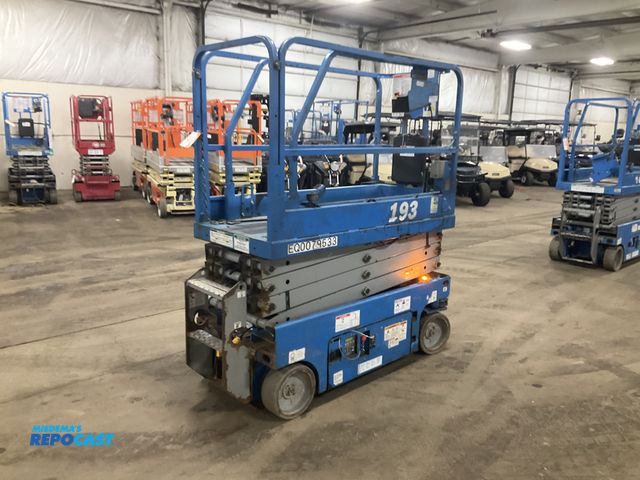 Lot 2-42754 - 2017 Genie GS-1930 Scissor Lift
