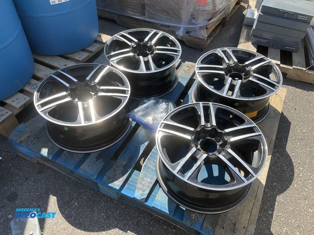 Lot 2-75115 - Lot of (4) Verde Car rims, 5x105 or 5x115, ETO40, 16"x7", comes with center caps and lugs, used cond...