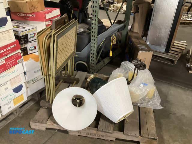 Lot 2-96394 - Skid if one lamp with extra lamp shade, a ceiling 6-light chandelier (missing a lightbulb), and (4) ...